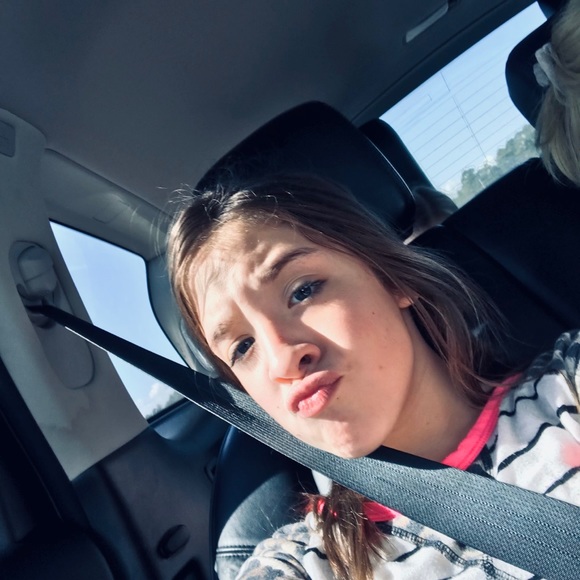 Meet your Posher, Karli - Picture 1 of 1